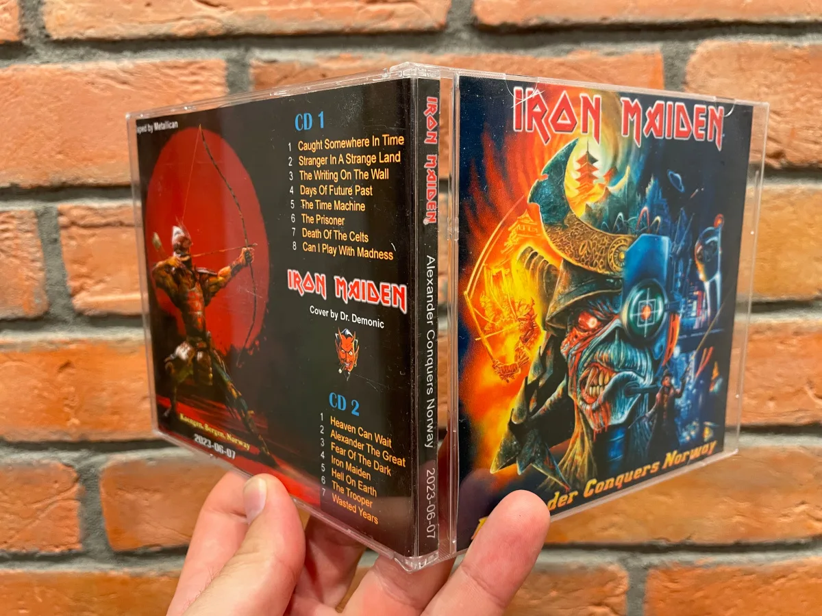 Iron Maiden, Bergen 2023: the physical release in hand