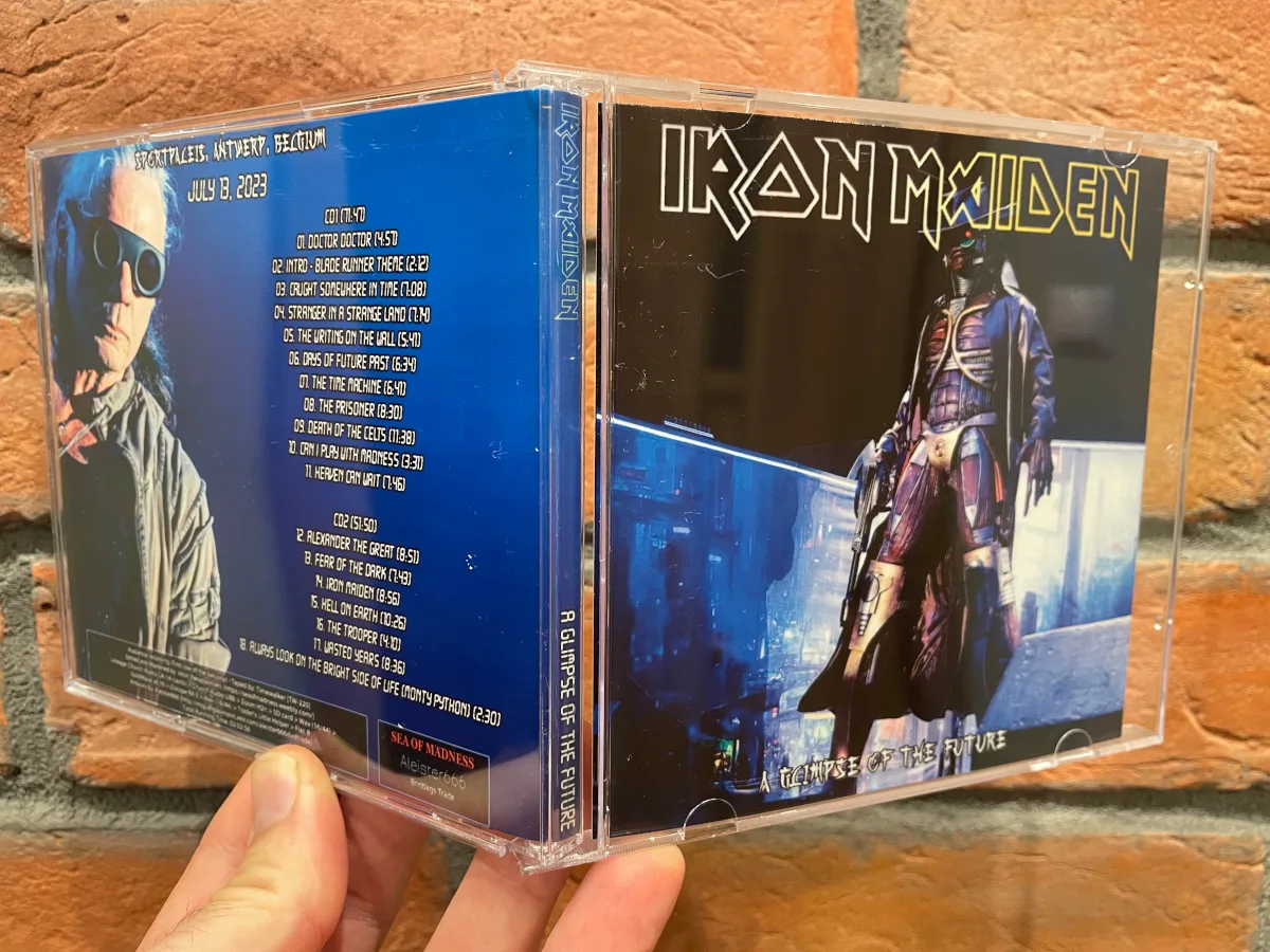 Iron Maiden, Antwerp 2023: the physical release in hand