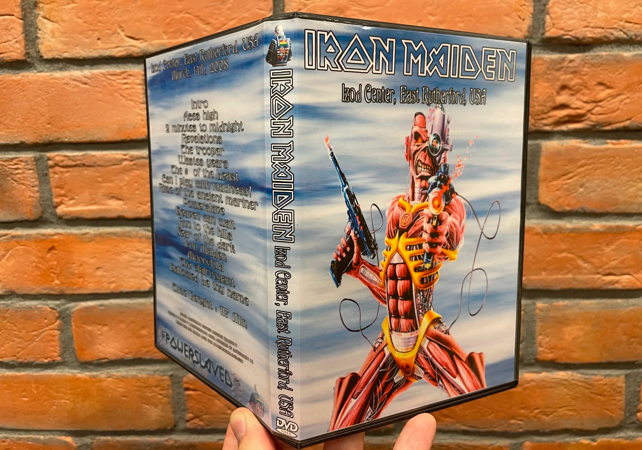 Iron Maiden, East Rutherford 2008: the physical release in hand