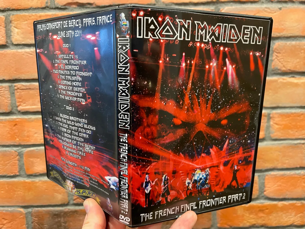 Iron Maiden, Paris 2011: the physical release in hand