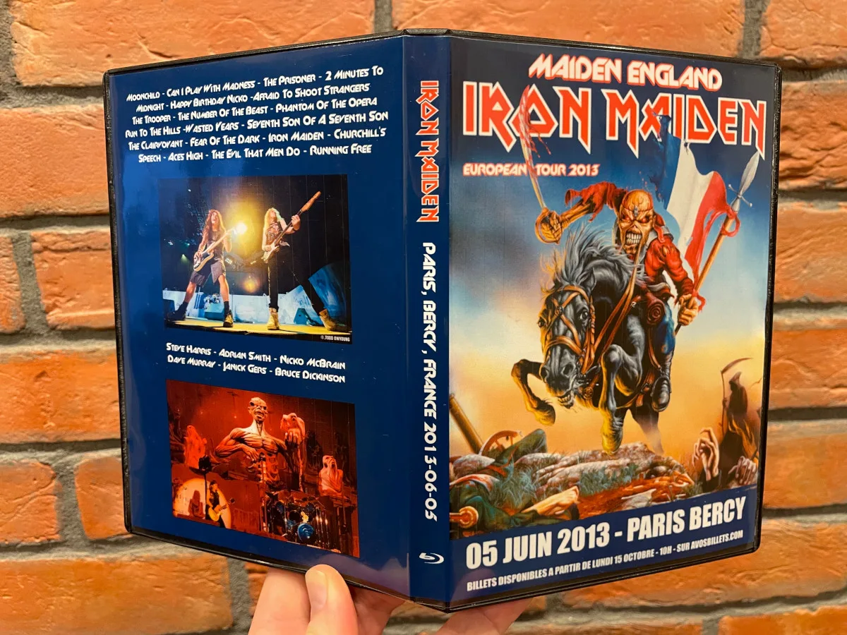 Iron Maiden, Paris 2013: the physical release in hand