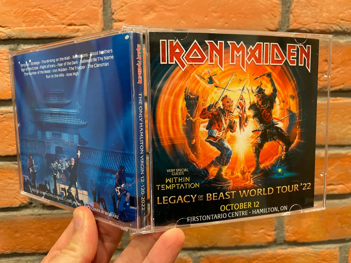 Iron Maiden, Hamilton 2022: the physical release in hand