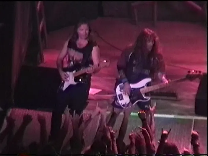 Iron Maiden, Bakersfield 2000: video stills, still 2