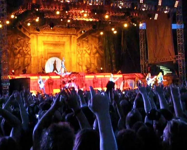 Iron Maiden, Prague 2008: video stills, still 3